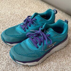 Skechers Women's Go Run size 6